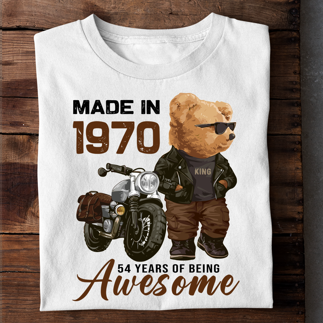 MADE IN 1970 54 YEARS OF BEING AWESOME LUXURY T  SHIRT