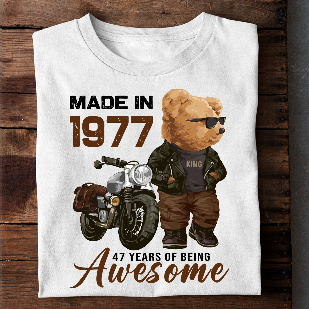 MADE IN 1977 47 YEARS OF BEING AWESOME LUXURY T  SHIRT